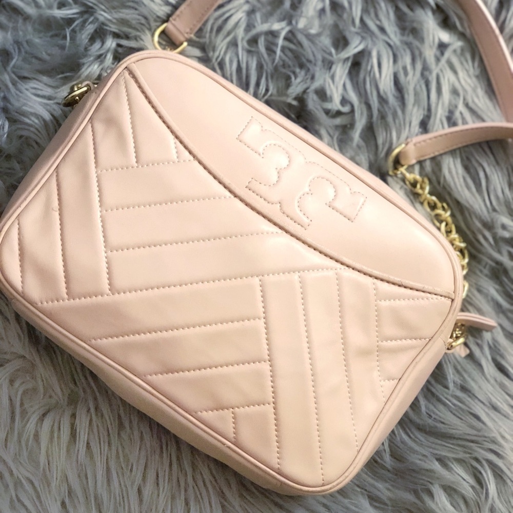 ✨Tory Burch Alexa Pink and Gold crossbody